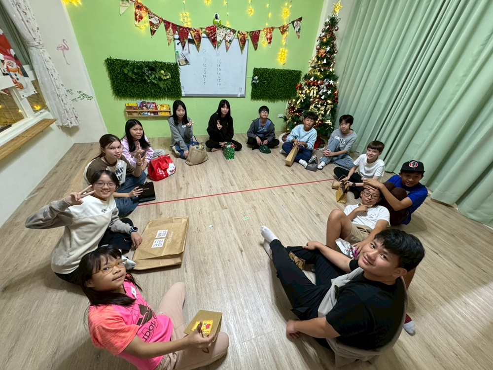 LINE_ALBUM_Nana 阿姨（星磊雨晞）聖誕派對 202512 25_260128_1